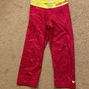 Nike sports leggings. (Womens)
